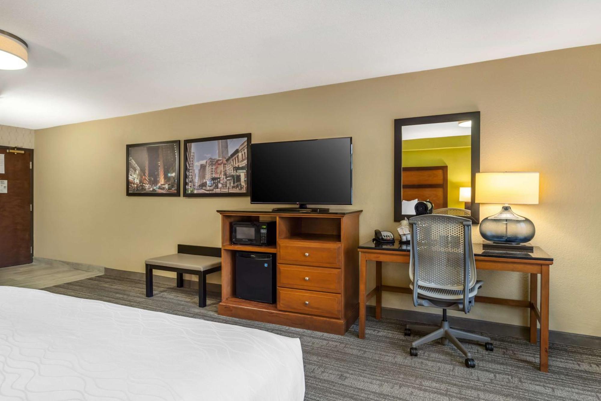 Otel Western Energy Corridor