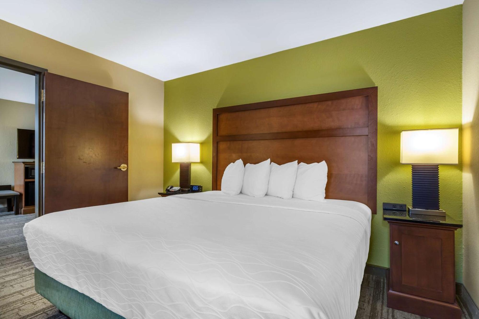 Western Energy Corridor 3* Houston