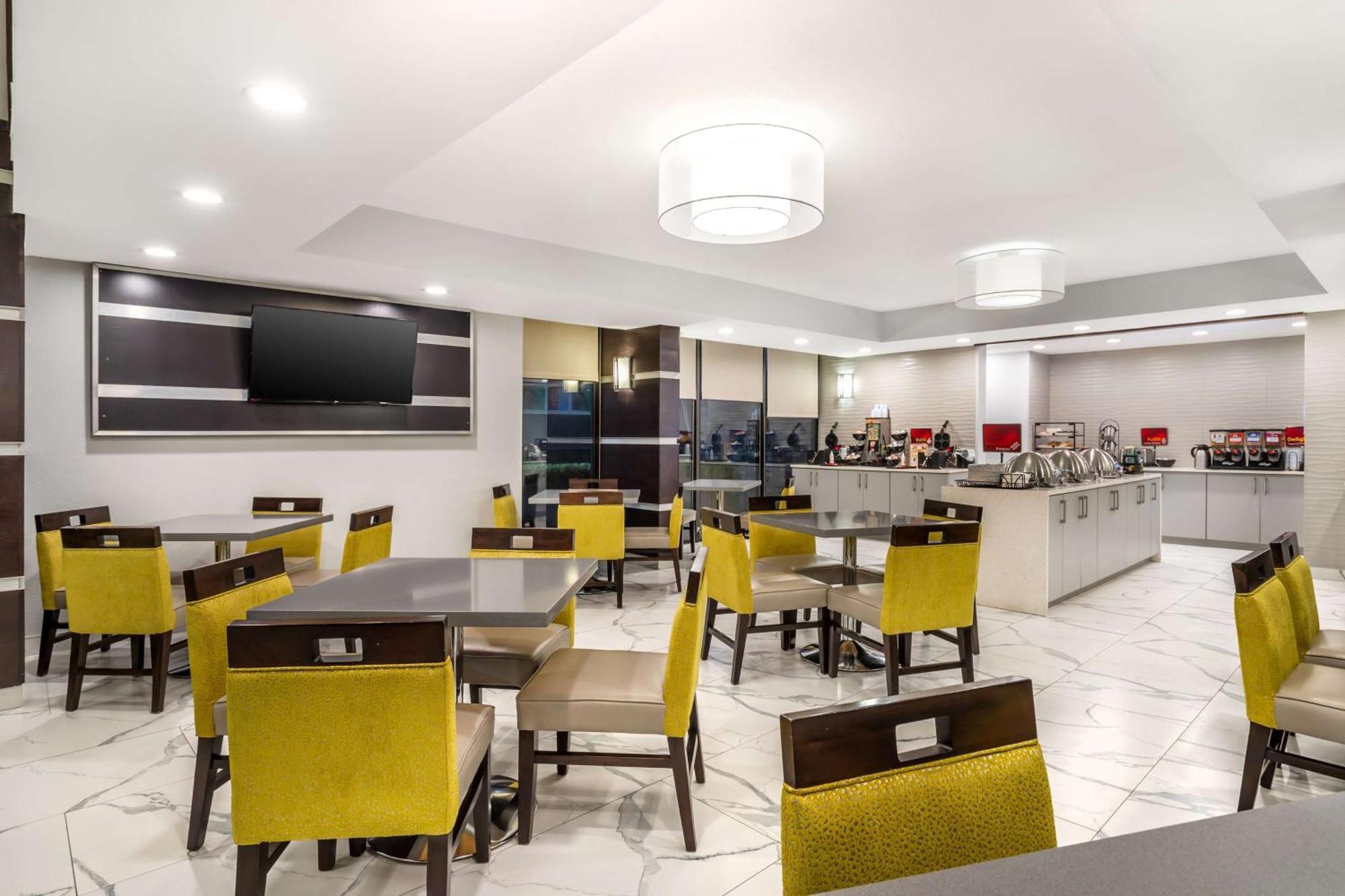 Otel Western Energy Corridor
